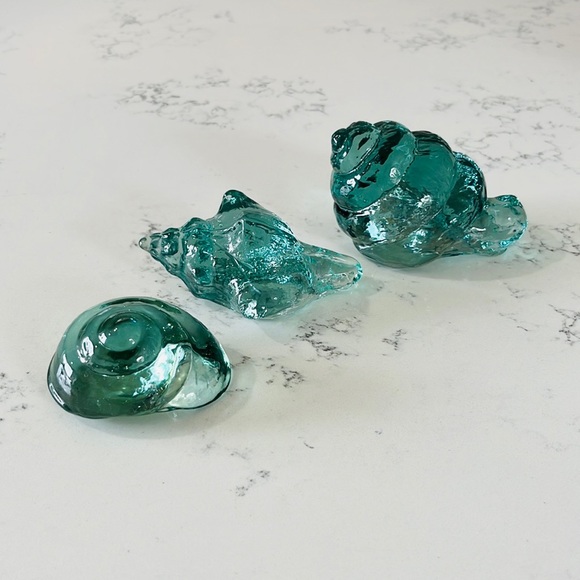 Pier 1 Green Seashell Recycled Glass Figurine - Picture 6 of 16